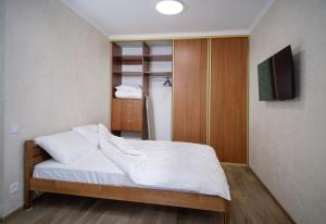 One-room studio apartment on Shevchenko Avenue 27