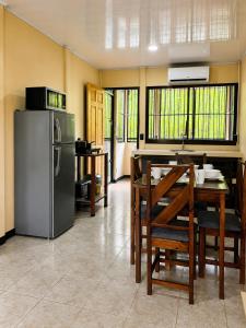 Little House Near Playa Bonita & Cahuita - 45 min