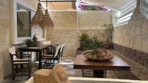 Hospitality M7