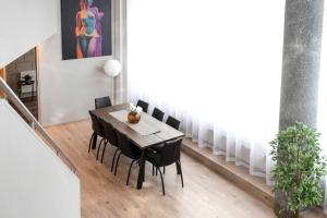 Loft 21 - Stylish Five Bedroom Apartment by Heimaleiga