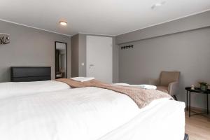 Loft 21 - Stylish Five Bedroom Apartment by Heimaleiga