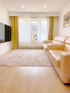 A comfortable Exquisite house with backyard ,parking