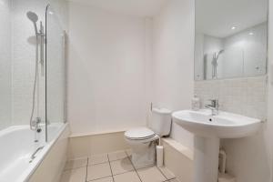 Chic 2 Bed Apartment with Private Terrace by BOLD Apartments