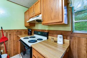 Bring Your Pets! Walkable Retreat in Manchester