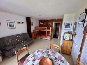 Studio 4 pers au centre, proche pistes et commerces, parking, ski, ascenseur - FR-1-572-185