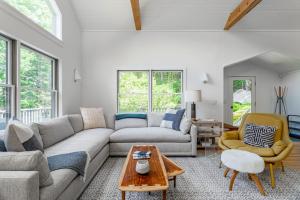 Bear Hollow - 10 mins to Kingston - Monthly Rates