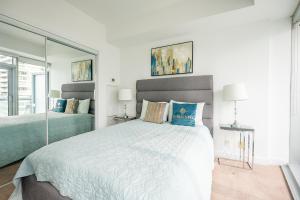 Gorgeous 2 Bedroom 2 Bath Condo in the Heart of Downtown