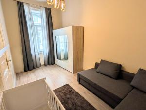 Modern Elegance With Classic Charm 2BR-AC-balcony