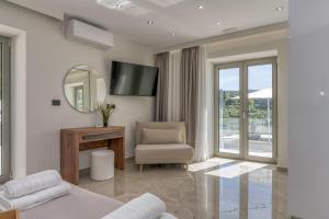 Elea Horizon Villa - Luxury Among the Olive Groves
