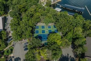 22 Mile Marker! IndoorOutdoor Pools, Hot Tub! New