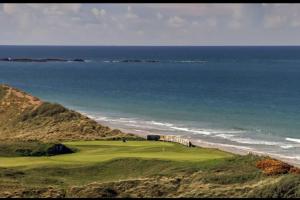 Portstewart promenade apartment with sea views