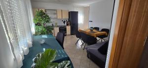 Apartment R10