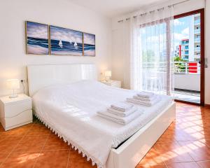 White Pearl Seaview