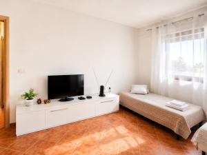 White Pearl Seaview