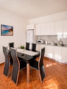 White Pearl Seaview
