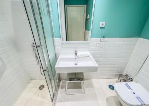 Skol 225 - Beachfront studio in Marbella - Terrace & Pool