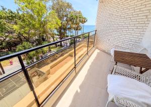 Skol 225 - Beachfront studio in Marbella - Terrace & Pool
