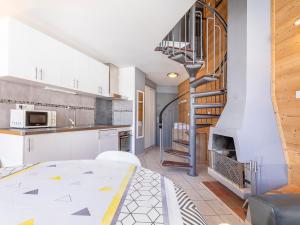 Charmant duplex 7 pers avec cheminée et balcon sud - FR-1-314-242