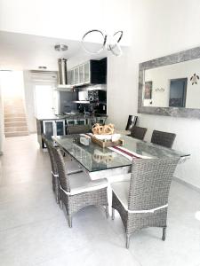 Villa Veronica in Acapulco Diamante with Private Jacuzzi