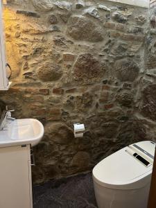 A cozy and spacious three-bedroom semi-detached house awaits guests