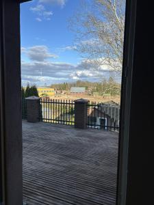 A cozy and spacious three-bedroom semi-detached house awaits guests