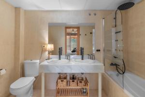3HAB Premium, Checkin autónomo, Parking, terraza y piscina, 3 min Playa