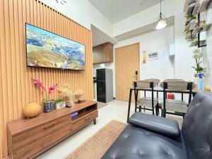 Staycation Close to Naia - 2br with balcony