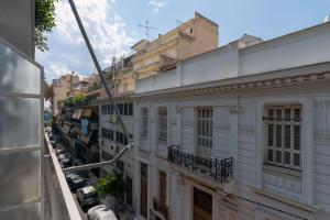 Modern 2BD apt in Athens , 3-min metro