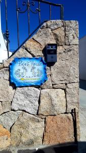 P I G Ó s HOUSE