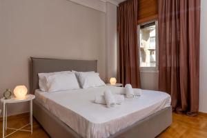 Athenian Classy 2BD Apt next to Metro Panepistimio