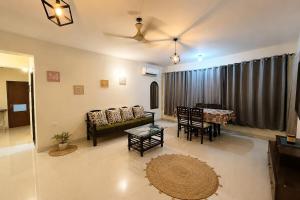 Aesthetic1BHK APT 5 min walk beach