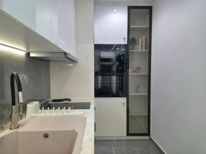 TT Luxury Homes I Apollo - 2BR Super Central Apartment