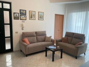 CASA BUONARROTI, comoda, pochi passi da spiaggia e centro