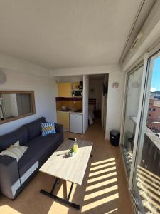 Studio avec piscine 2-4 personnes à deux pas du port