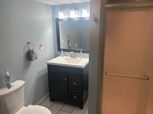 Peaceful Stay-Private Lower Level with Private Bath