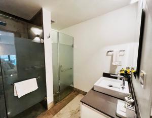 Quiet & Luxurious Apartment with the Best Location