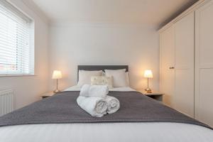 Stylish Family Retreat by Tettenhall Green - Pass the Keys