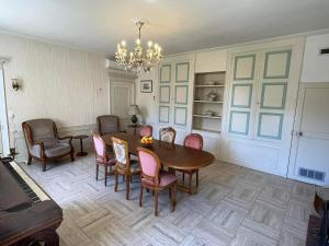 Grande demeure en pierre- gîte de charme 16 pers