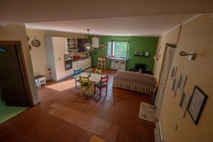 Casa sul fiume con giardino e terrazza