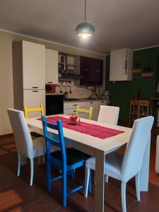 Casa sul fiume con giardino e terrazza
