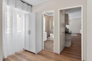 Modern Apartment I Near Center and Shopping Street