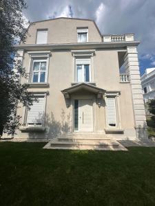 White House