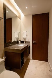 2br luxury on the 38th with beachfront access