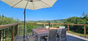 The Cosyvine House - A peaceful private retreat with jacuzzi, sauna, and breathtaking Brda views