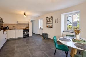 Moselquartier "Reben Apartment" bis 4 Personen moderne Küche` Boxspringbett` Terrasse