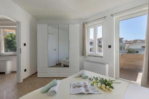 Beachfront Apartment Betty - Happy Rentals