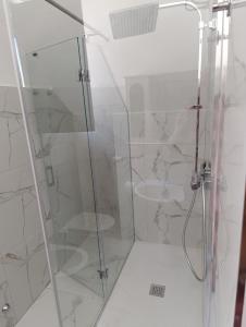 2 Appartamenti in villa vista mare con 5 oppure 9 posti