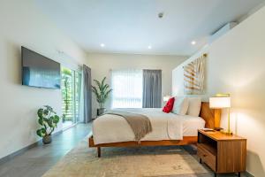 Beachfront Jungle Luxury! 3BD Penthouse Uvita