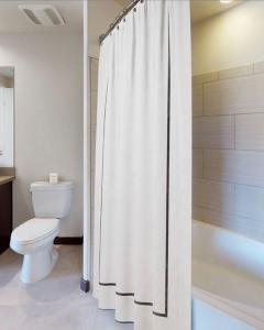 Spacious 2br with Stunning views in West Hollywood