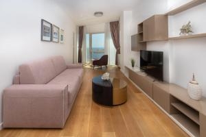 Tre canne sea view flat with free parking& pool